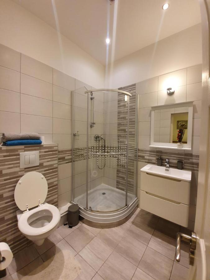 All In Apartman Ii. Boedapest Buitenkant foto